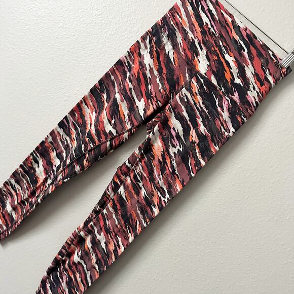 lululemon Align High-Rise Pant 25" in Tiger Tide Smoky Red Multi Women’s size 4 - Picture 3 of 9